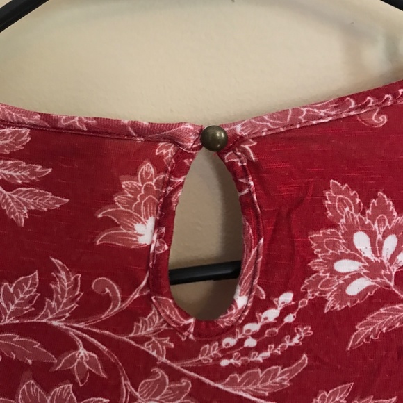 Knox Rose Ruched Red Flower Pattern Tank - Picture 5 of 5